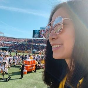 Meet your Posher, Jenny